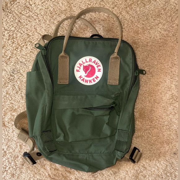 Fjallraven Kånken Green Backpack - Picture 1 of 1